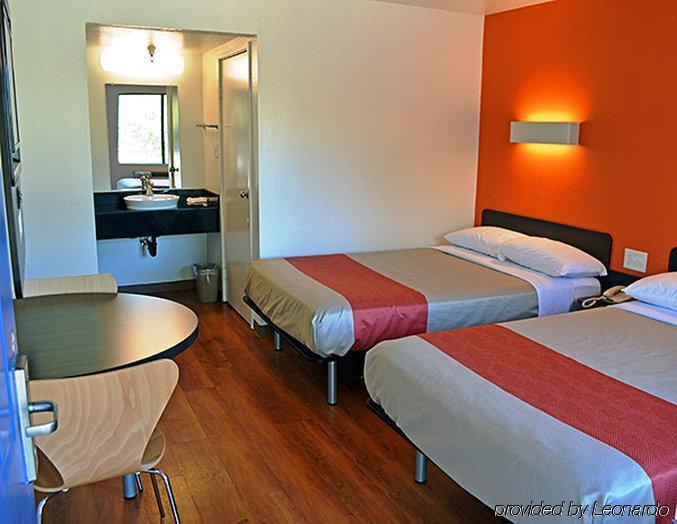 6-watsonville, Ca - Monterey Area Hotel
