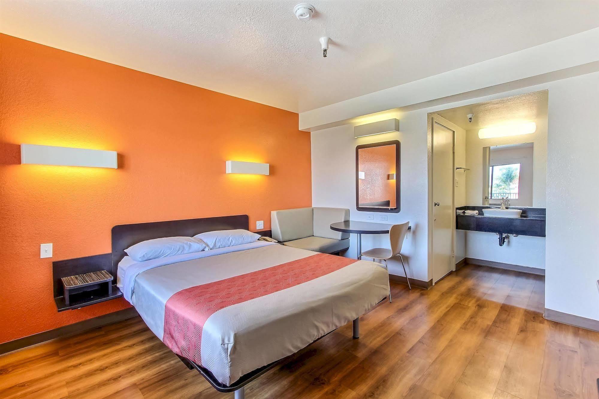 6-watsonville, Ca - Monterey Area Hotel 2*